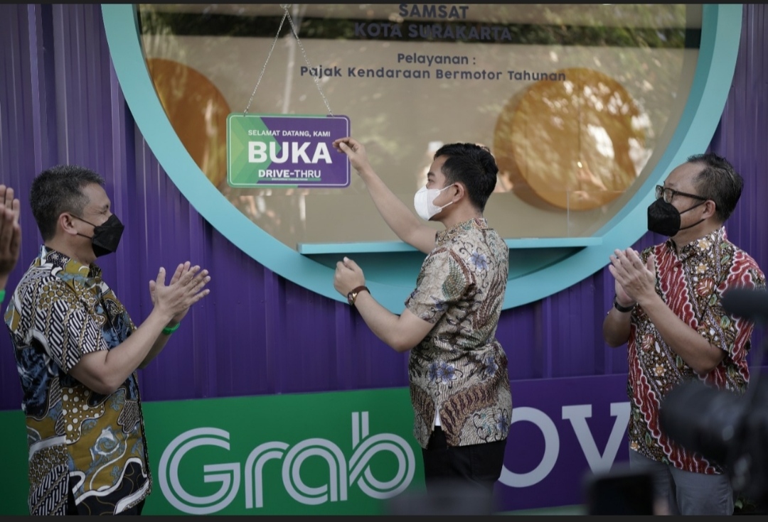 Kini Warga Solo Bisa Bayar Pajak Kendaraan Secara Drive-Thru Di Galabo ...