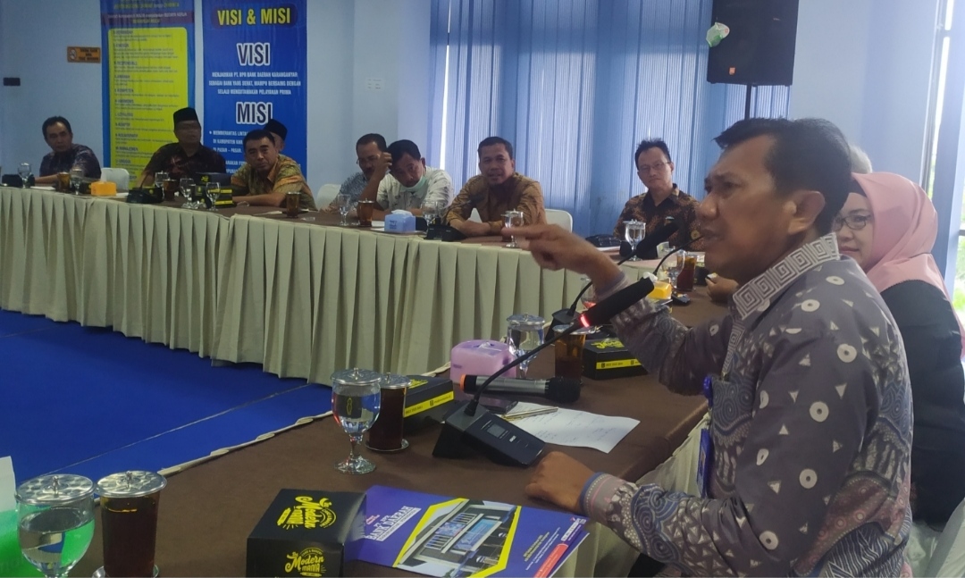 Dengar Paparan Dirut Bank Daerah Karanganyar Haryono, Ketua Komisi C DPRD Tulungagung : Aku Sampai Kamitenggengen